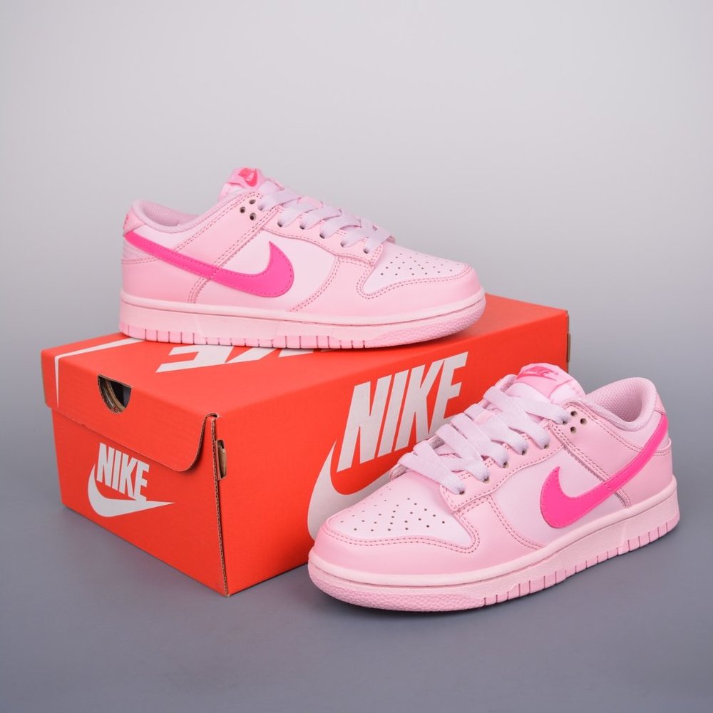 Nike Dunk Low Triple Pink (GS) size 39